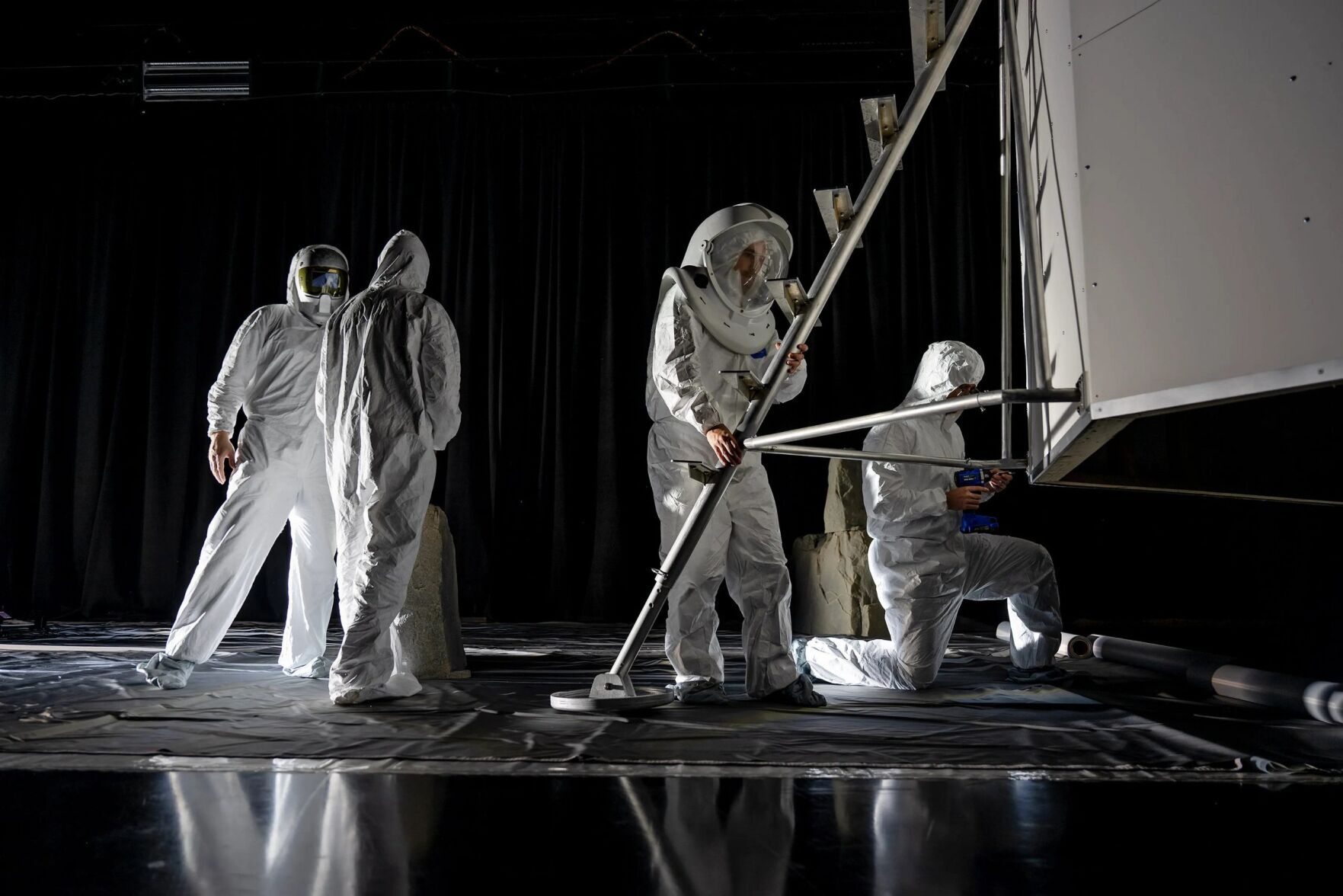 Incredible scenes of lunar surface tests look like a fake Moon landing